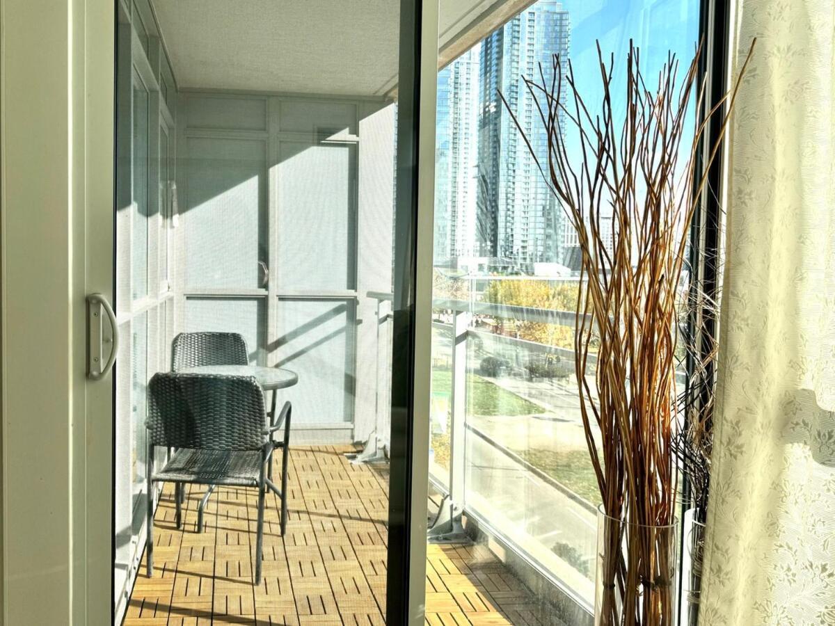 Apartment Spacious 2bdrms & 2baths With 3 Real Beds